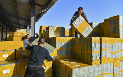 新疆巴克圖口岸新春外貿迎來“開門紅”，運輸貨物打包服務助力貿易暢通